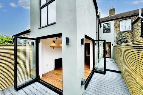 undefined, Aubrey Road, London, E17