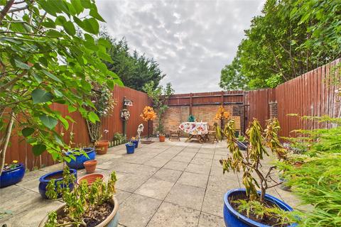 6, Marshaw Court Bamburgh Close, Reading, RG2 7UF
