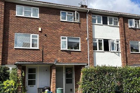 4 Cumberland Close, Twickenham, TW1 1RS