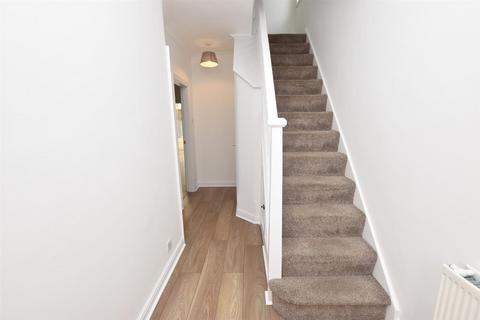 38 Baytree Avenue, Grimsby, DN34 4RE