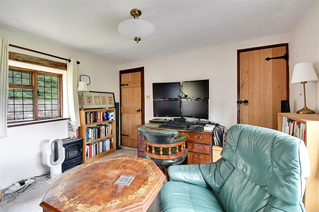 Bedroom 1 2.jpg