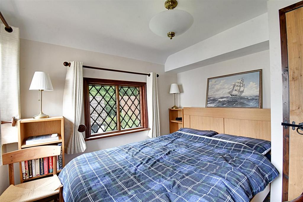 Bedroom 2 1.jpg