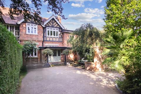 4 bedroom semi-detached house for sale, Swissland Hill, Dormans Park, RH19