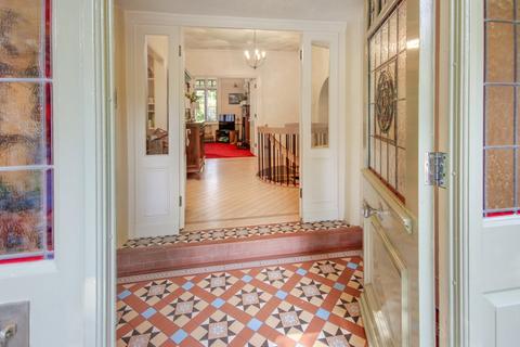 4 bedroom semi-detached house for sale, Swissland Hill, Dormans Park, RH19