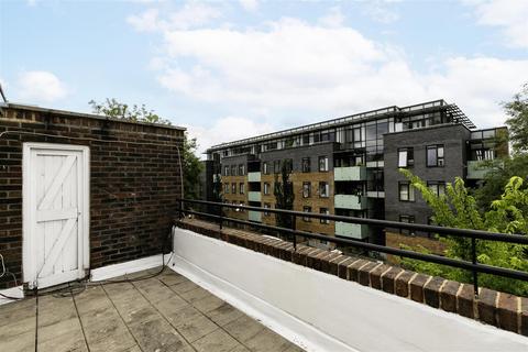 2 bedroom flat to rent, Kingsland, Broxwood Way, London NW8