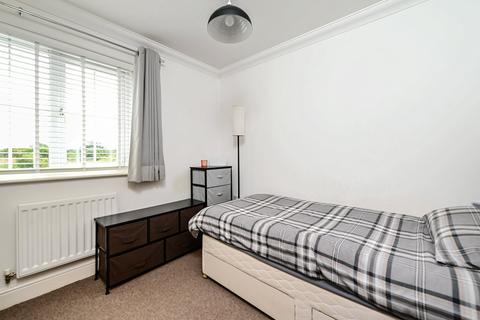 6 Kingswood Close, Ashford, TW15 1AA