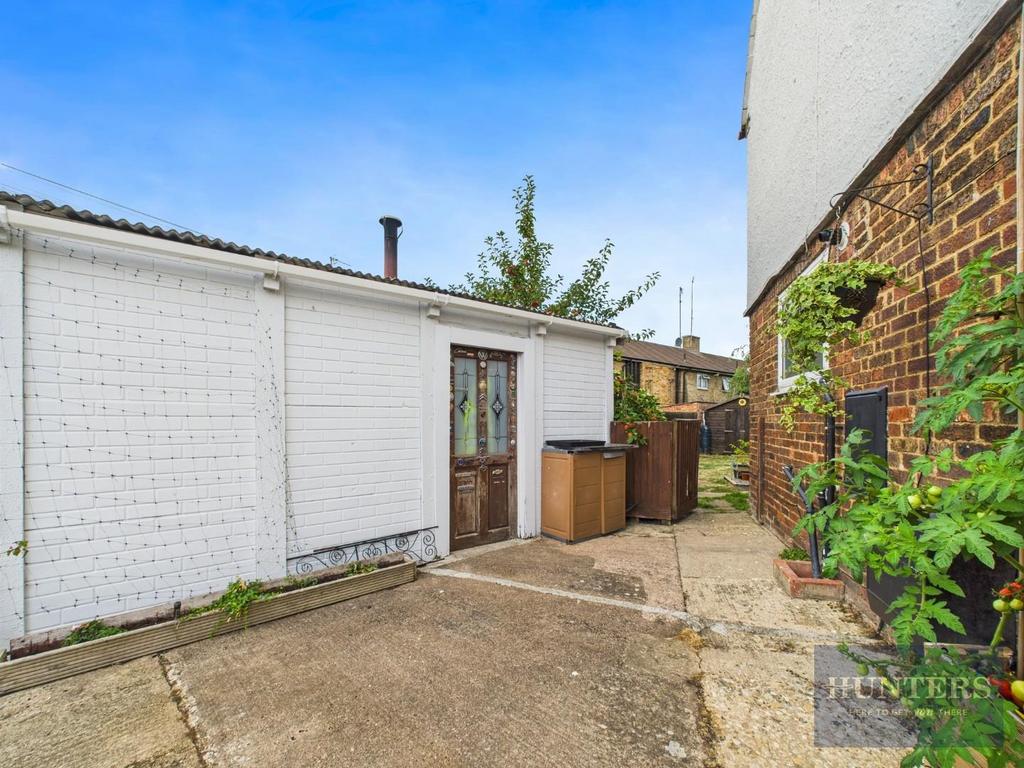 CAM02256 G0-PR0379-STILL039.jpg