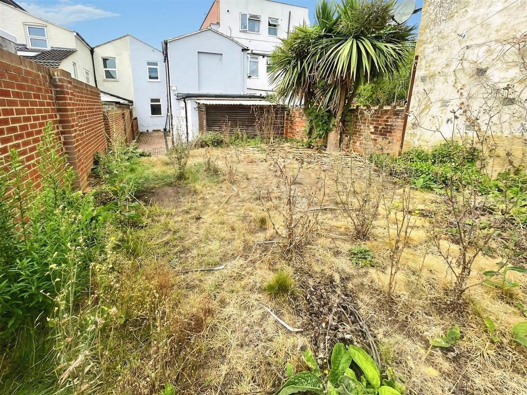 254ac546-garden.jpeg