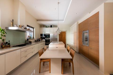 undefined, The Bishops Avenue, London, N2