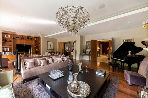 undefined, The Bishops Avenue, London, N2