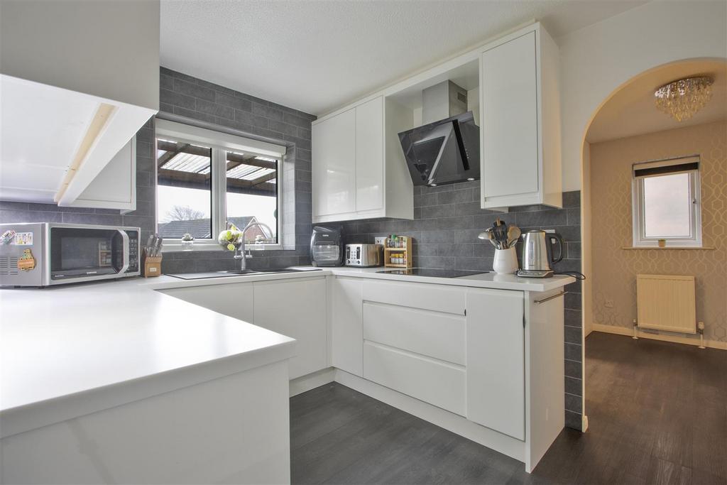 Kitchen 1.jpg