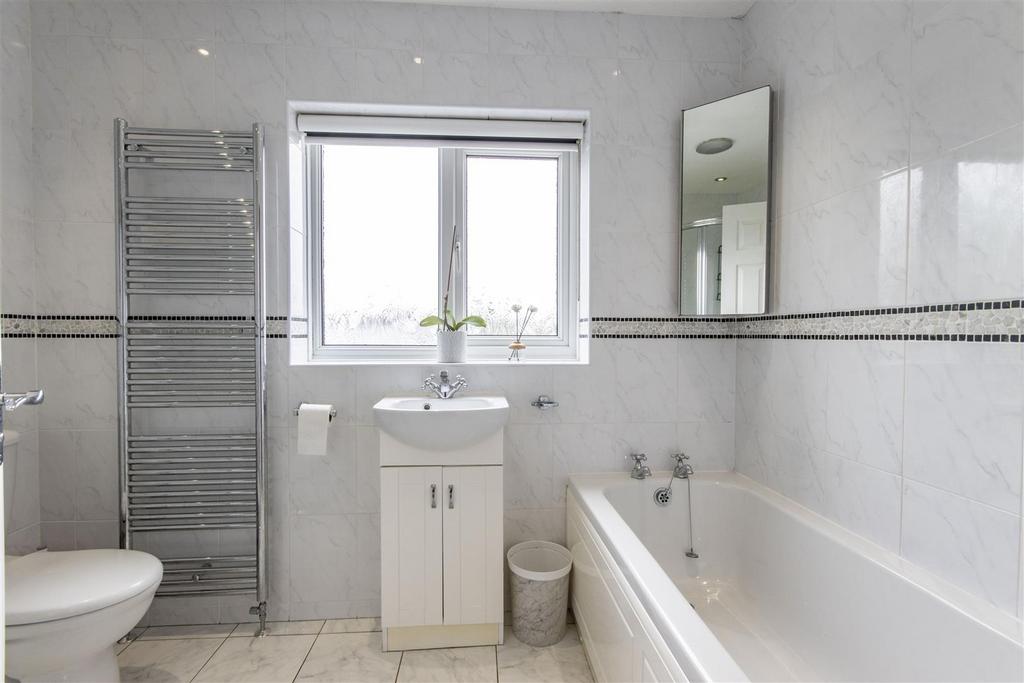 En Suite Bathroom