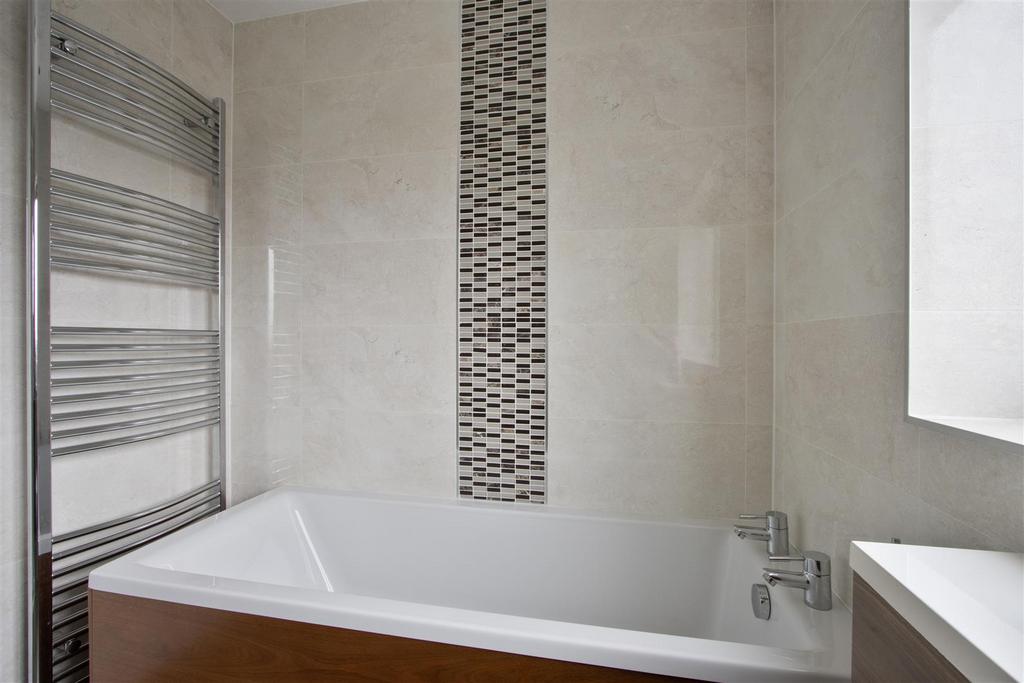 Bathroom 2.jpg