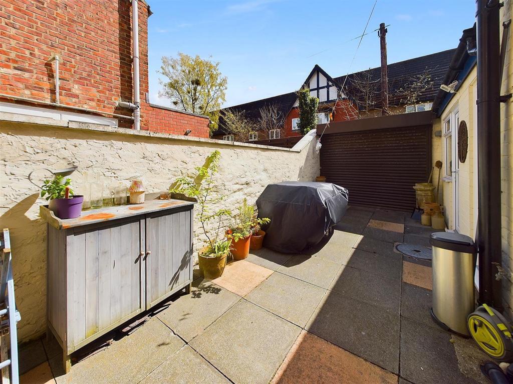 CAM01604 G0-PR0317-STILL018.jpg