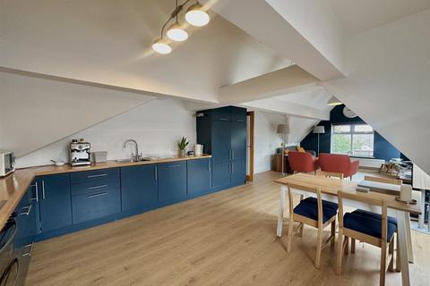 2 bedroom apartment for sale, Wilbraham Road, Manchester M21