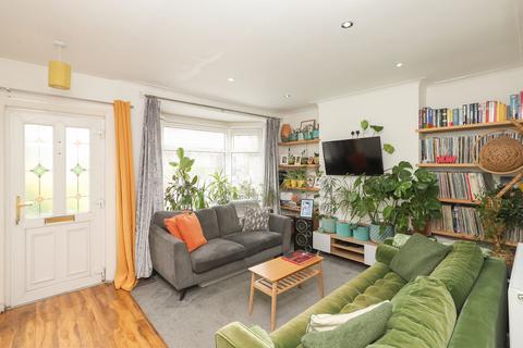 15 Meadow View Road, Sheffield, S8 7TN