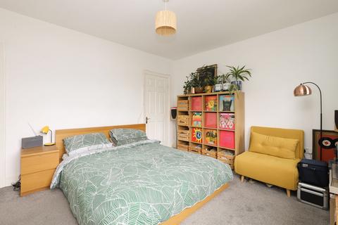 15 Meadow View Road, Sheffield, S8 7TN