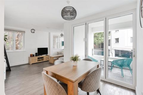 undefined, Chase Road, Epsom