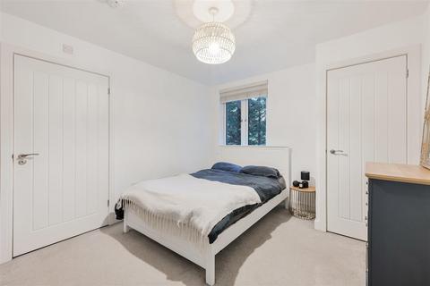 5, Chase Court, 1 Chase Road, Epsom, KT19 8TL