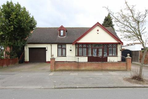 2 Gyllyngdune Gardens, Ilford, IG3 9HQ