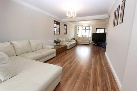 2 Gyllyngdune Gardens, Ilford, IG3 9HQ
