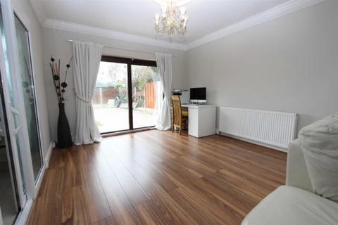 2 Gyllyngdune Gardens, Ilford, IG3 9HQ