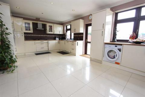 2 Gyllyngdune Gardens, Ilford, IG3 9HQ