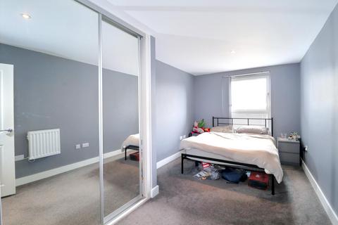 3 bedroom apartment for sale, Mole Road, Hersham KT12