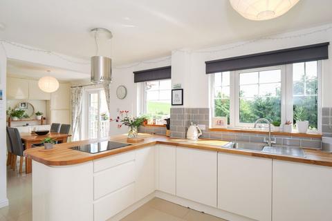 35 Longacre Road, Castle Douglas, DG7 3EF
