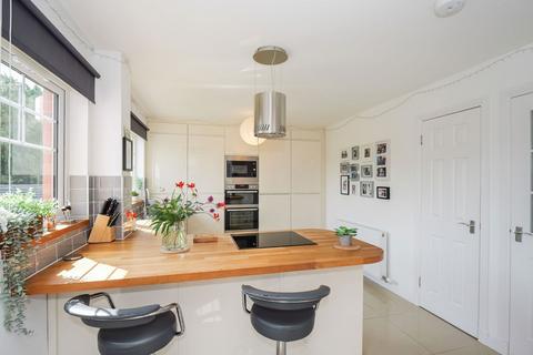 35 Longacre Road, Castle Douglas, DG7 3EF