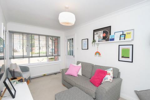 35 Longacre Road, Castle Douglas, DG7 3EF