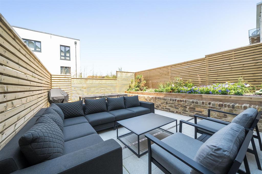 Low Maintenance Rear Garden