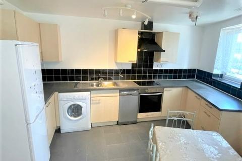 2 bedroom apartment to rent, City View, Axon Place, Ilford IG1