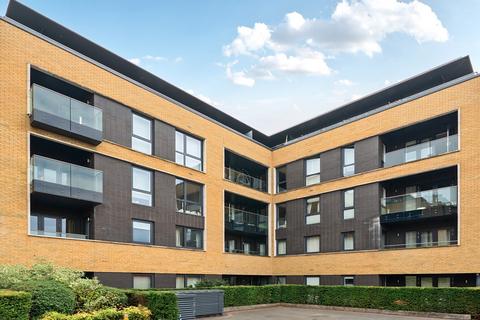 2 bedroom flat for sale, Pipit Drive, London, SW15