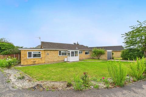 3 bedroom detached bungalow for sale, Falcon Avenue, Diss