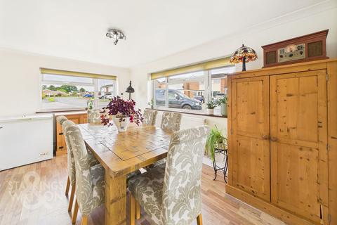 3 bedroom detached bungalow for sale, Falcon Avenue, Diss