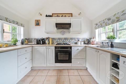 3 bedroom semi-detached house for sale, Glendale Drive, Guildford, Surrey, GU4