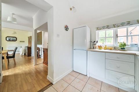 3 bedroom semi-detached house for sale, Glendale Drive, Guildford, Surrey, GU4