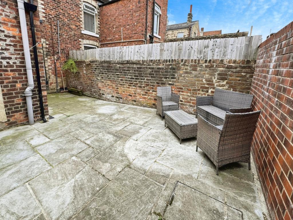 Pbox-garden-334543.jpg