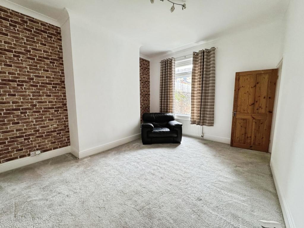 Pbox-living room-334543.jpg