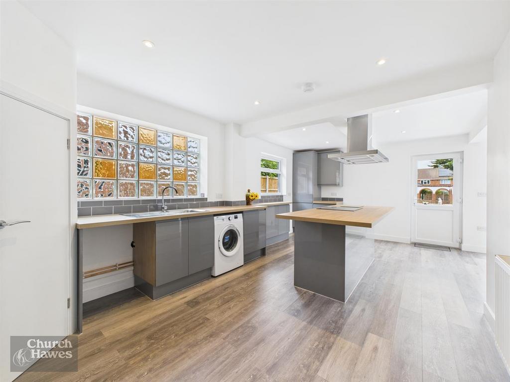 CAM04964 G0-PR0172-STILL015.jpg