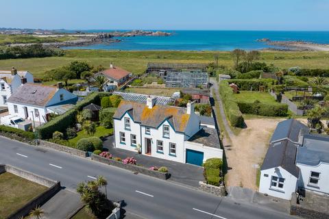 2 bedroom detached house for sale, Route De Portinfer, Vale, Guernsey