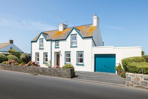 2 bedroom detached house for sale, Route De Portinfer, Vale, Guernsey