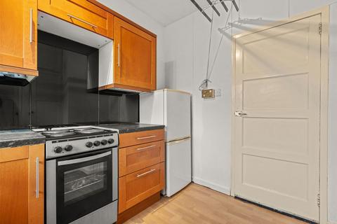 Flat 2/1, 30 Ashmore Road, Glasgow, G43 2NB