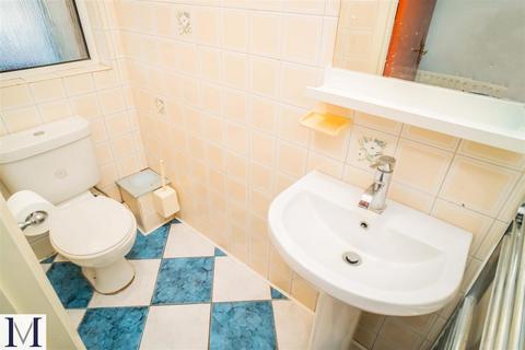 1 bedroom in a house share to rent, Cranford Drive, Hayes UB3