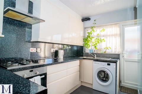 1 bedroom in a house share to rent, Cranford Drive, Hayes UB3