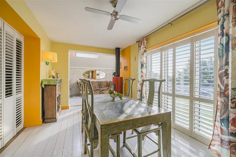 18 Chichester Crescent, Newquay, TR7 2LD