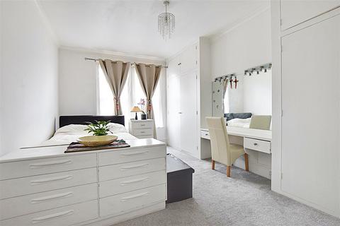2 bedroom flat for sale, Parkhurst Road, Bexhill-On-Sea