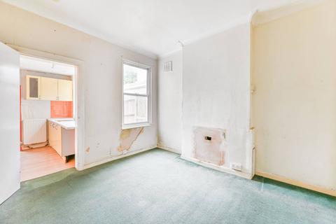 3 bedroom end of terrace house for sale, Sydenham Road, Croydon, CR0