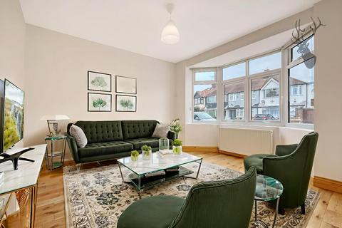 4 bedroom end of terrace house for sale, Hampton Road, London E4